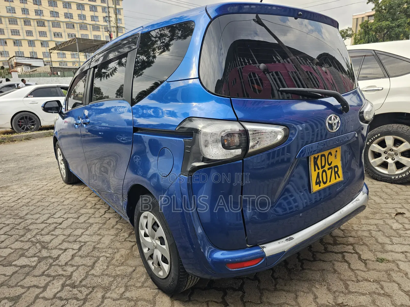 Toyota Sienta 2014 Blue