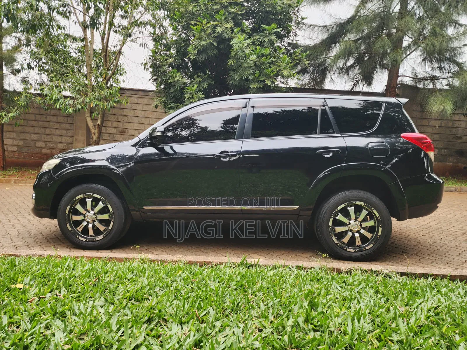 Toyota Vanguard 2013 Black