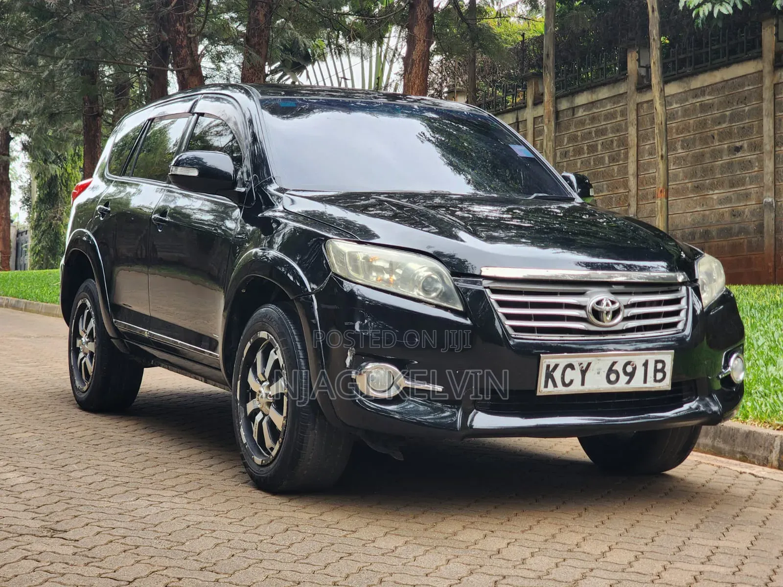 Toyota Vanguard 2013 Black