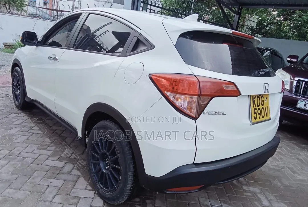 Honda Vezel 2017 White