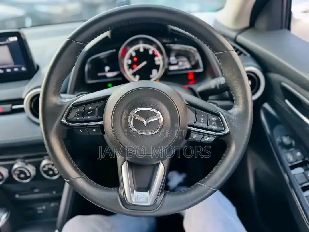 Mazda 2 2021