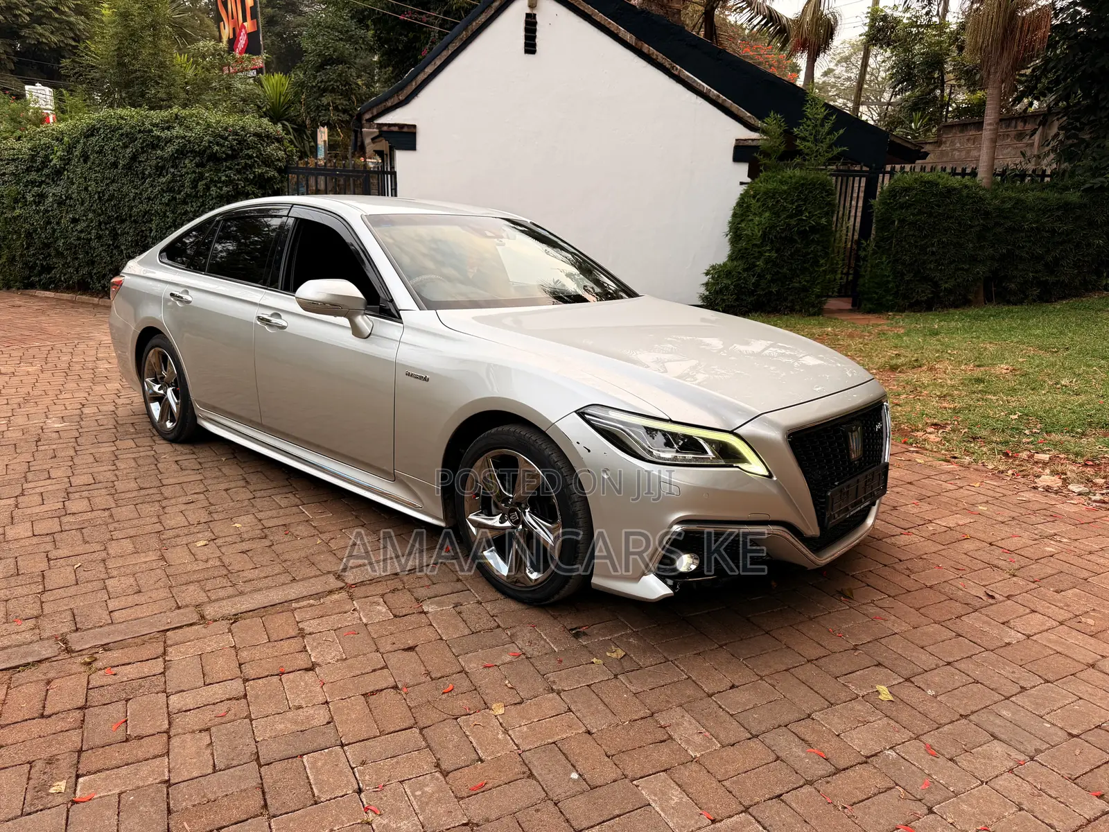 Toyota Crown 2018 Silver