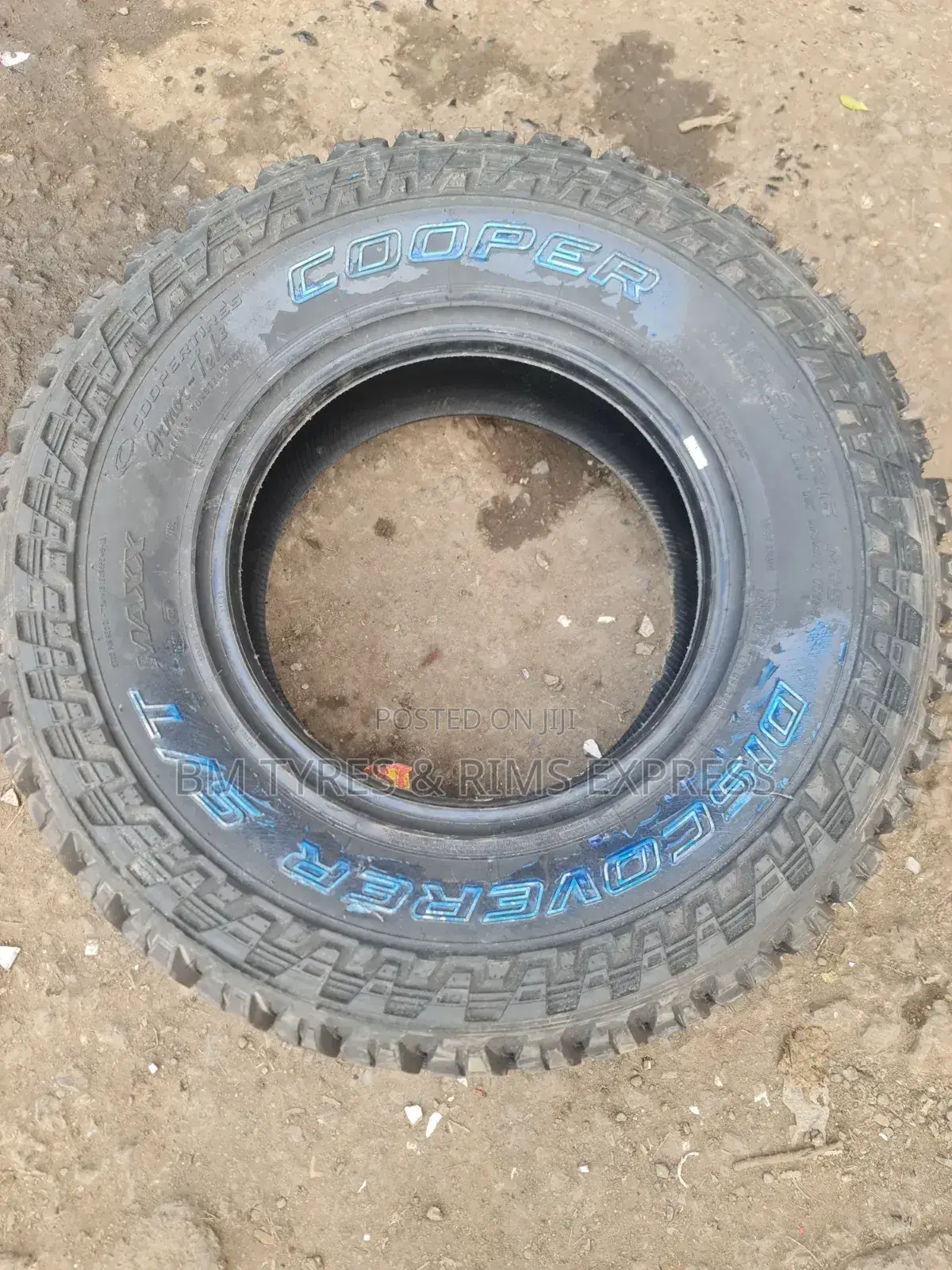 265 /75 R16 Cooper Tires (S/T) Maxx) Usa