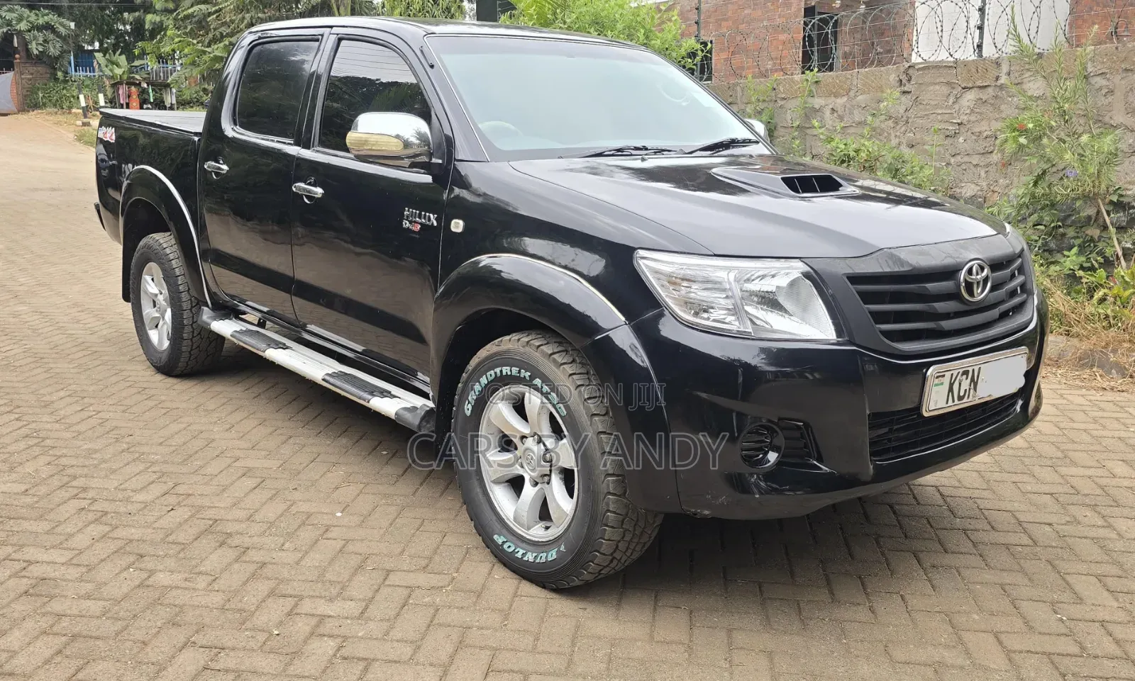 Toyota Hilux 2010 Black