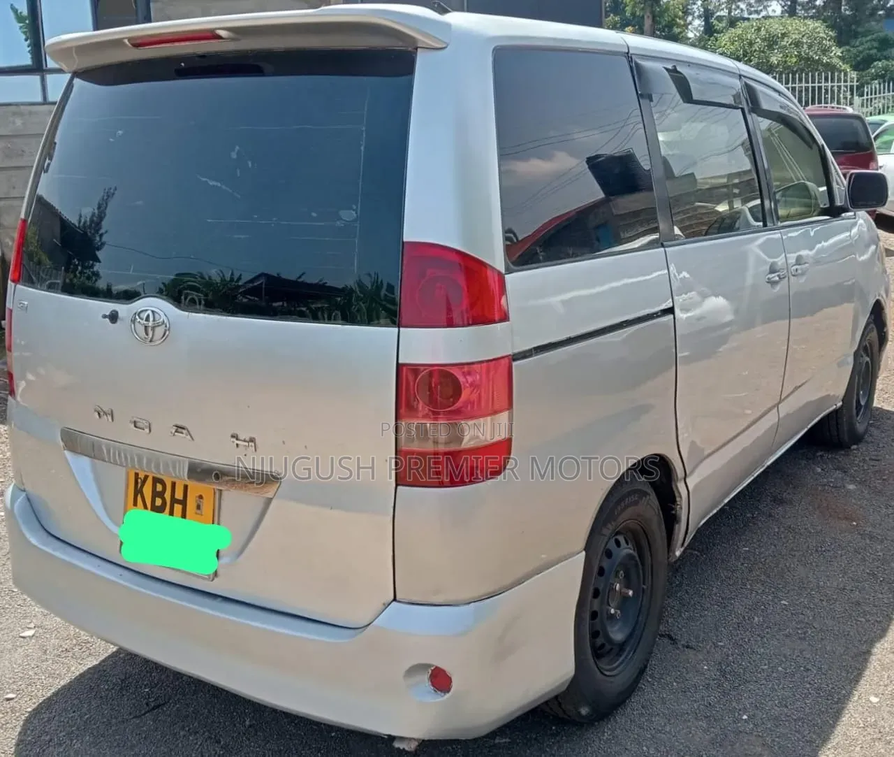 Toyota Noah 2004 Silver