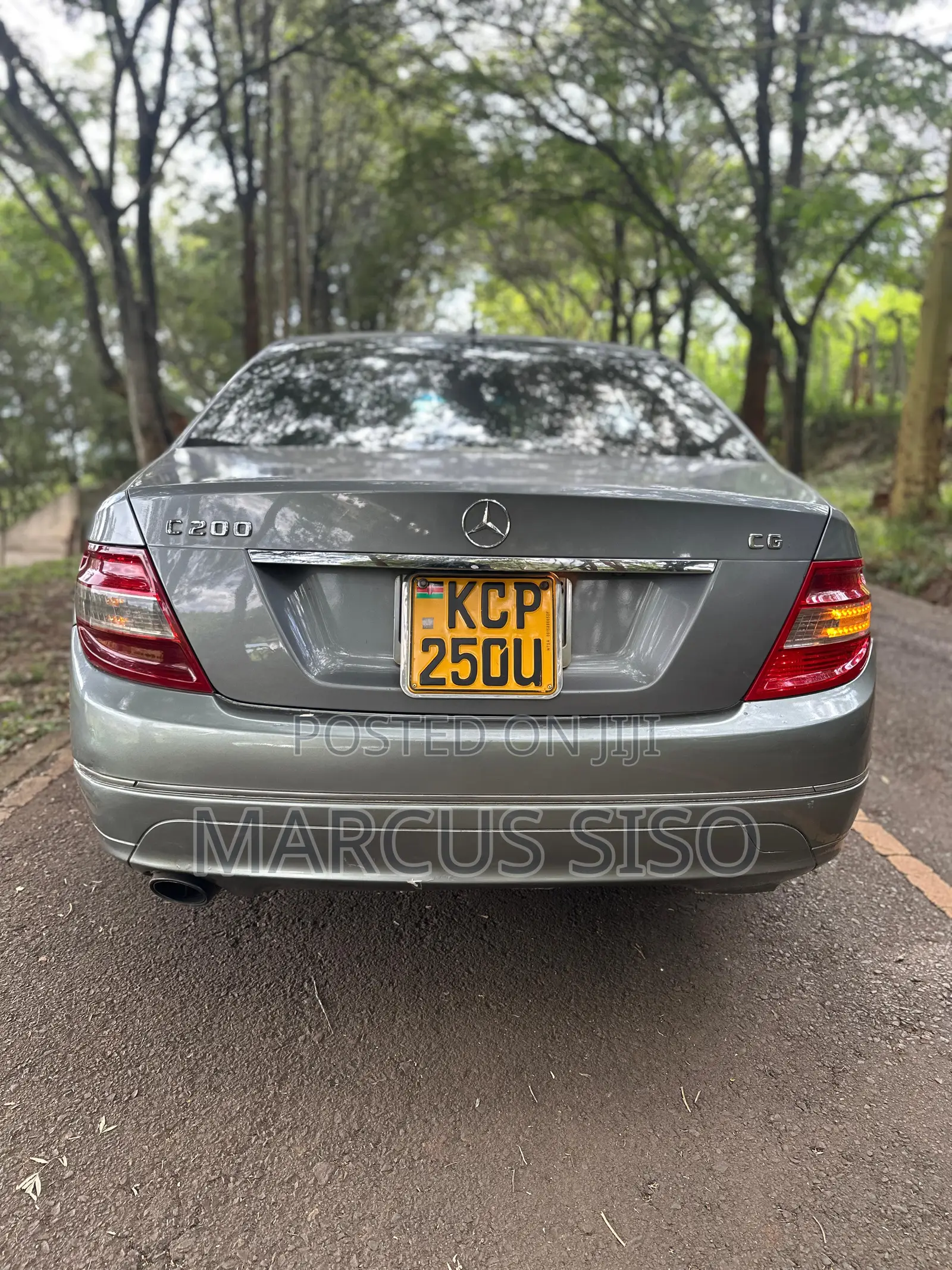 Mercedes-Benz C200 2010 Gray