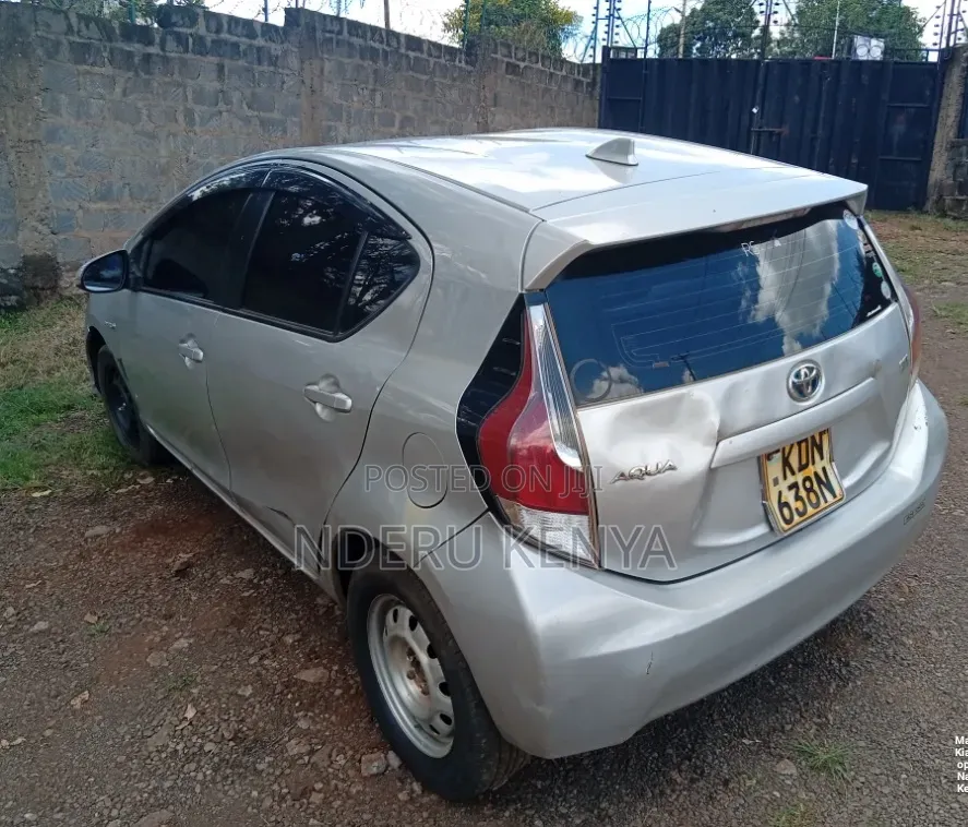 Toyota Aqua 2015 Silver