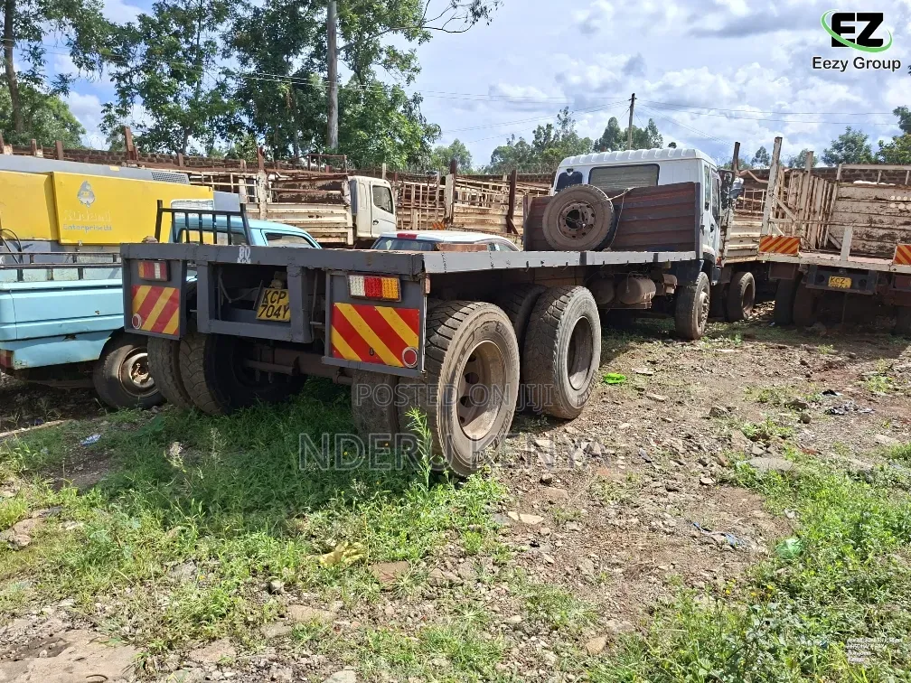 2011 Isuzu FVZ