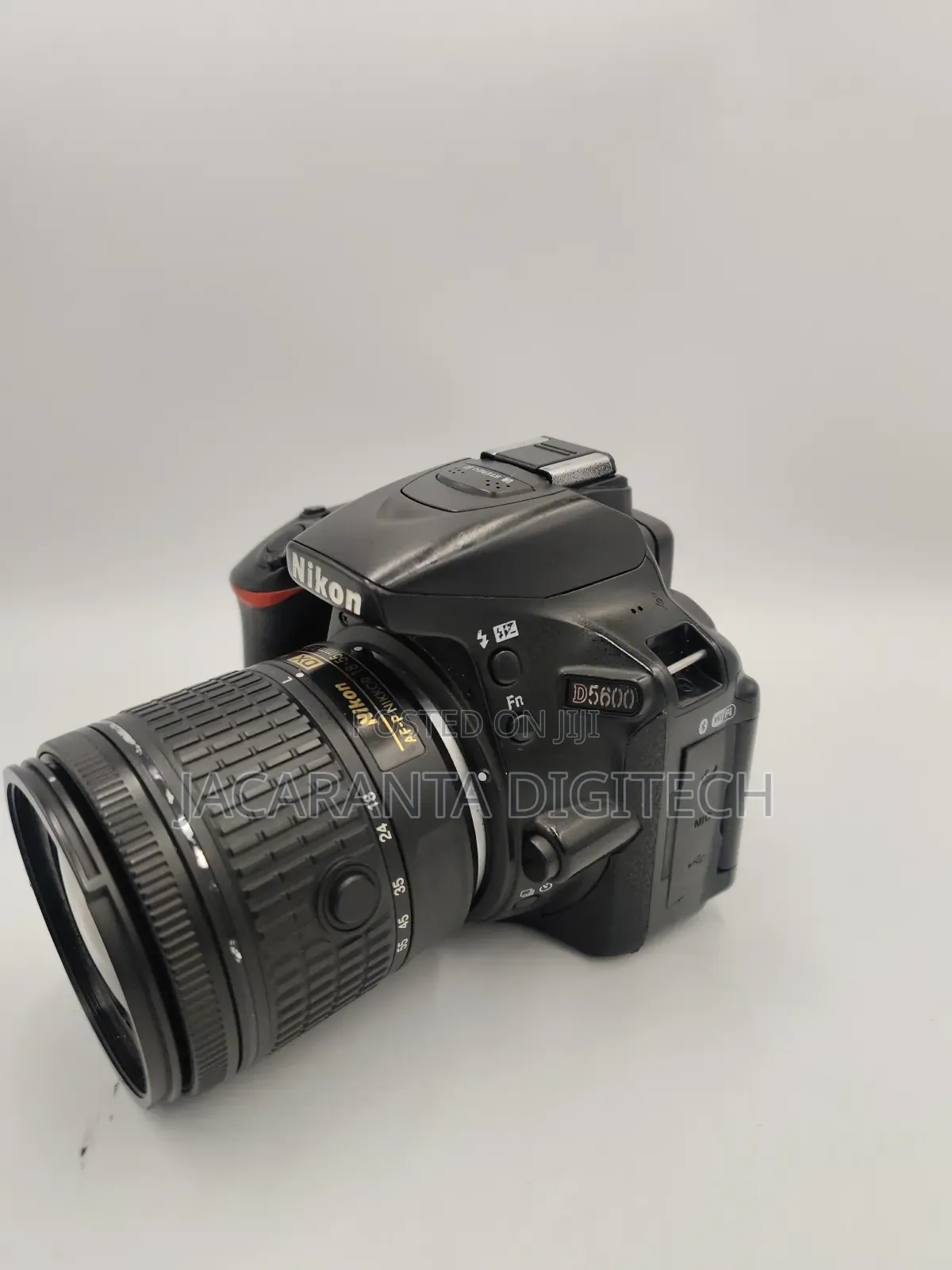 Nikon D5600 With 18-55mm Exuk