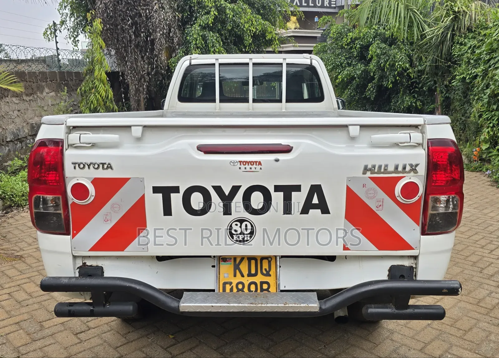 Toyota Hilux 2024 White