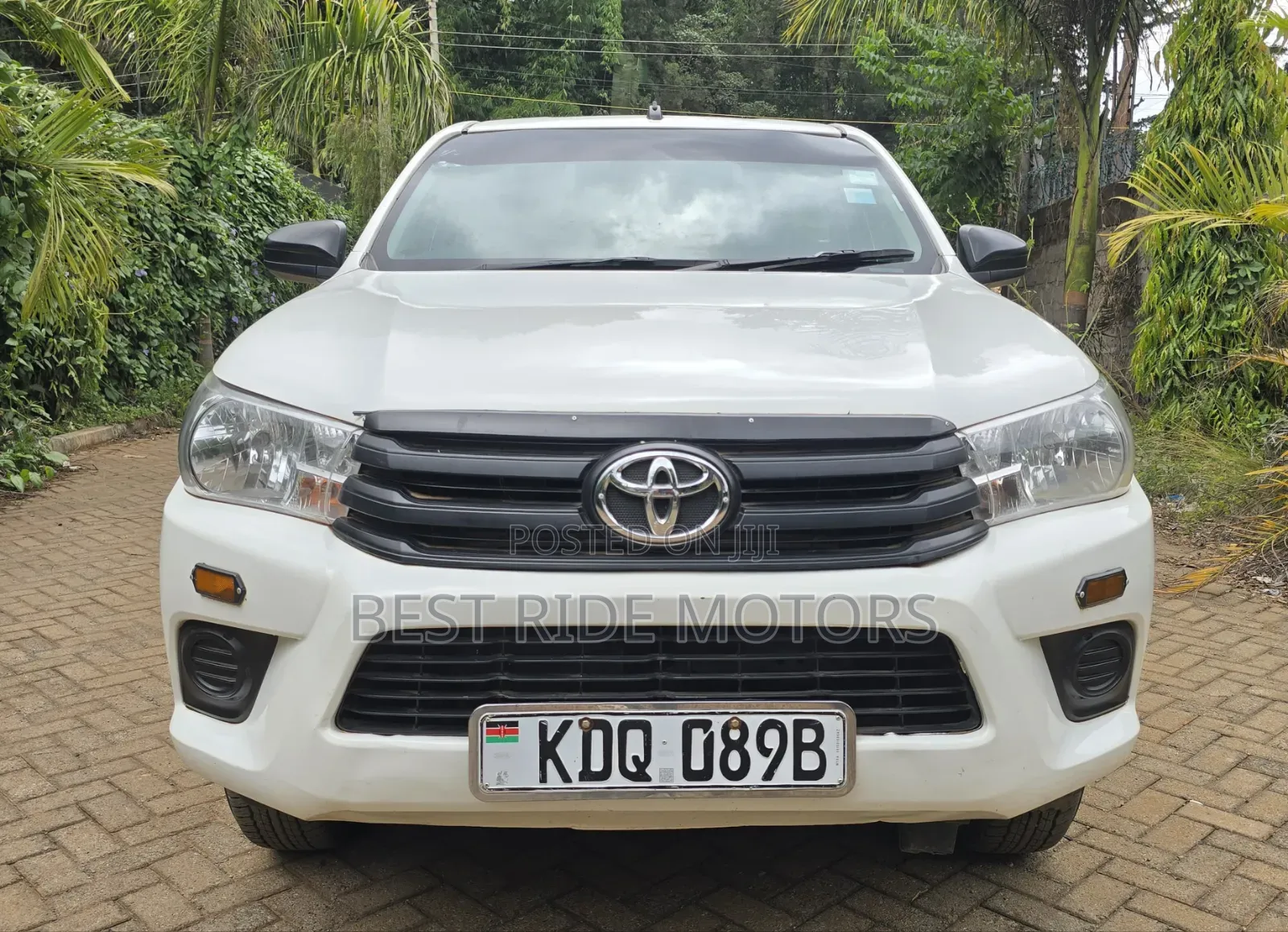 Toyota Hilux 2024 White