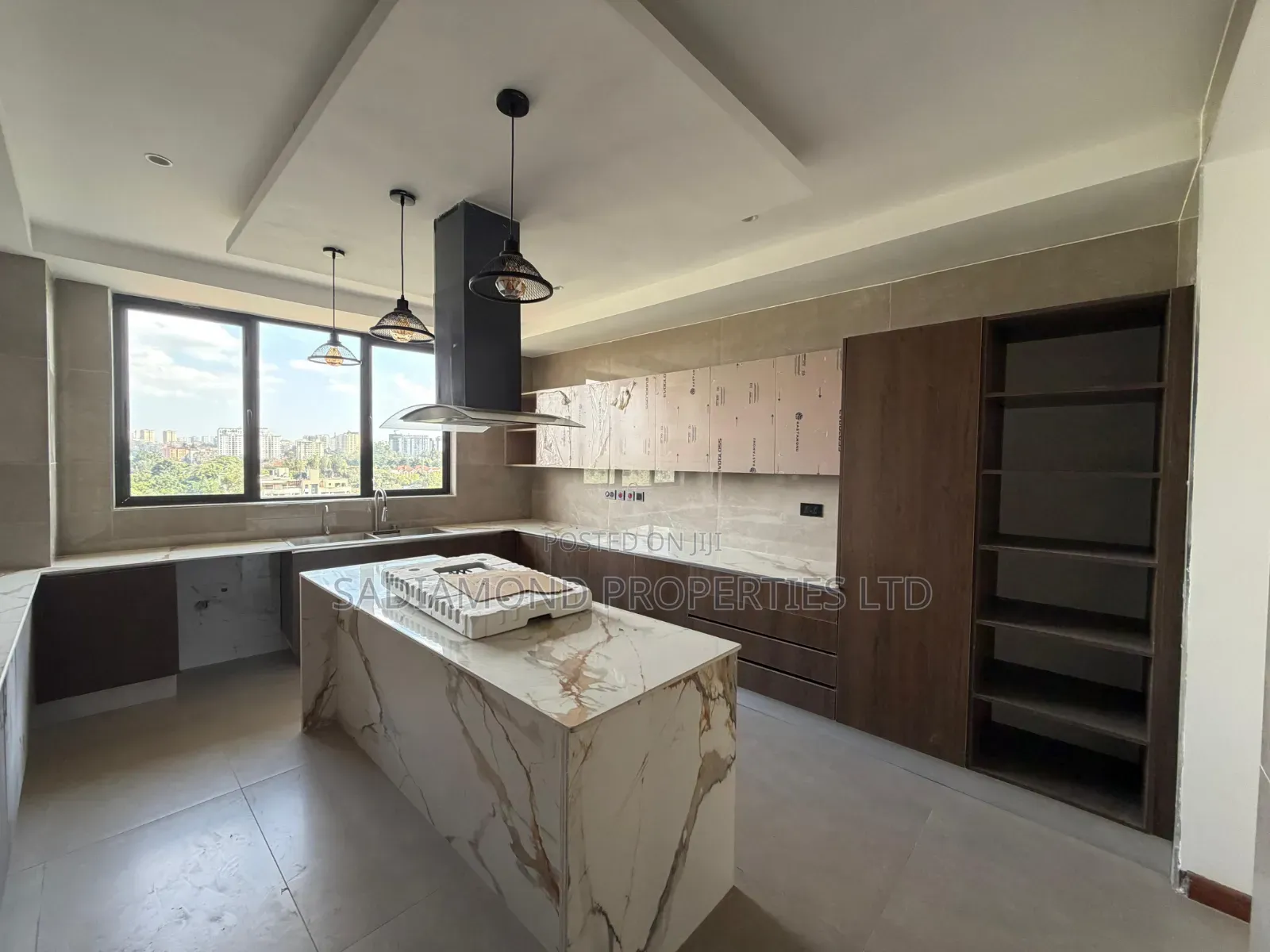 4bdrm Apartment in Riverside Drive for rent