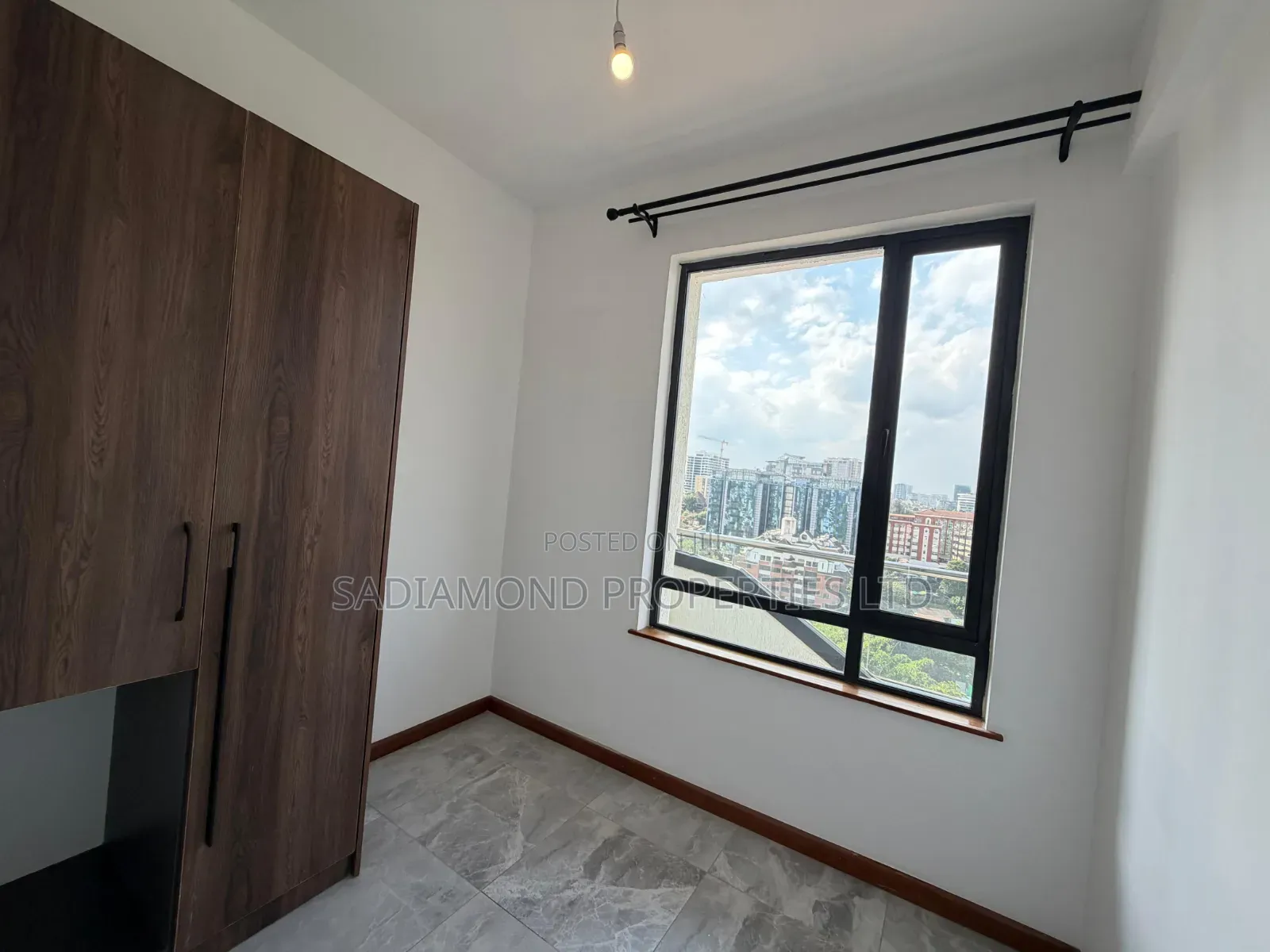 4bdrm Apartment in Riverside Drive for rent