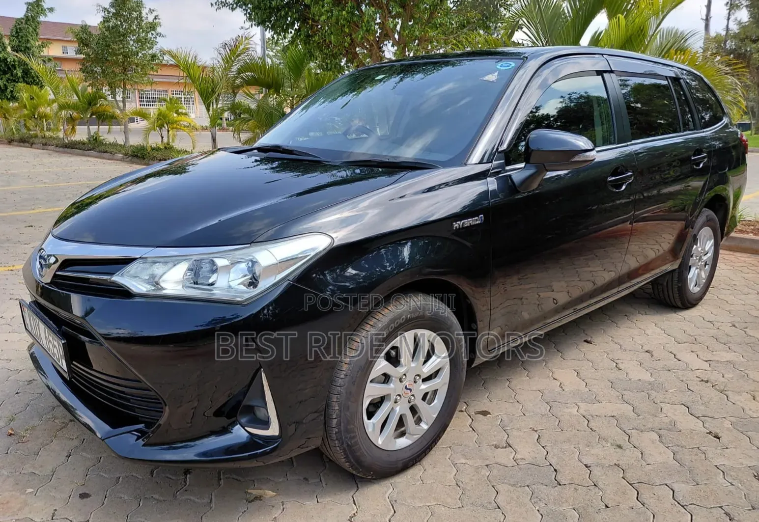Toyota Corolla Fielder 1.5 Hybrid FWD 2018 Black