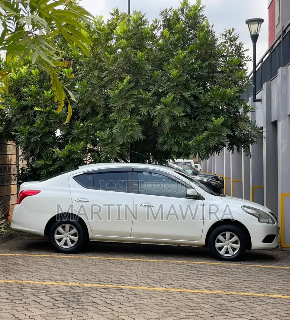 Nissan Tiida 2015 White