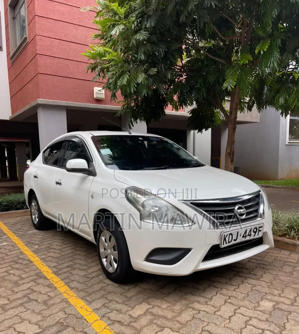 Nissan Tiida 2015 White