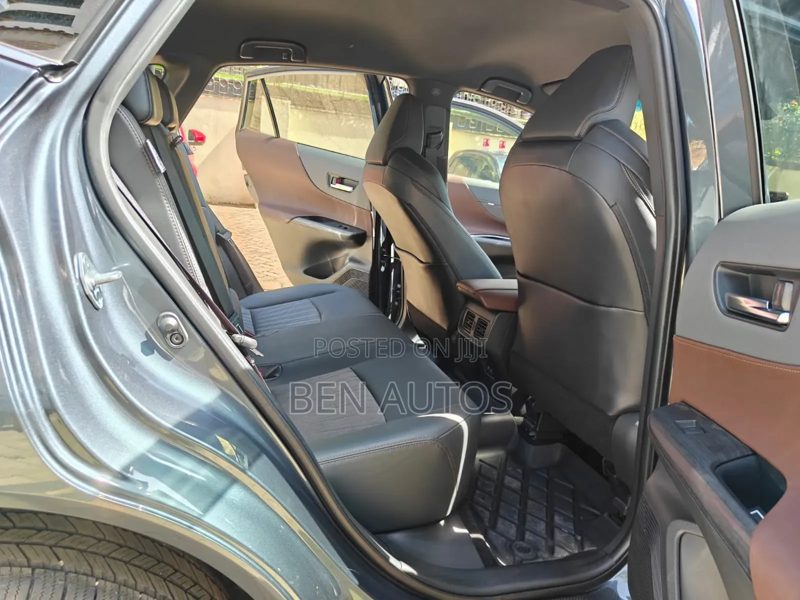 Toyota Harrier 2.0 2021 Blue
