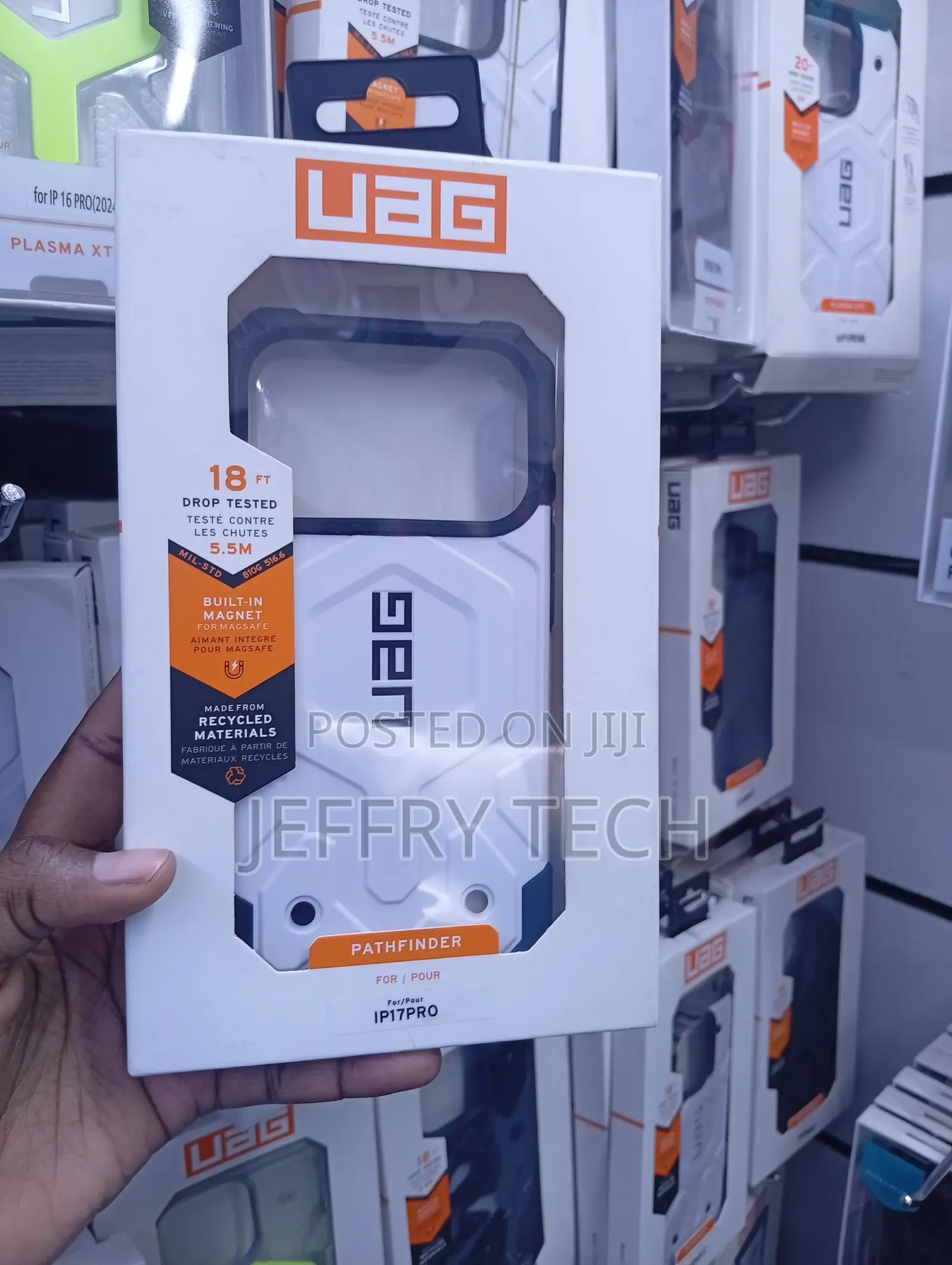 iPhone 17 Pro White / Black Trim Case