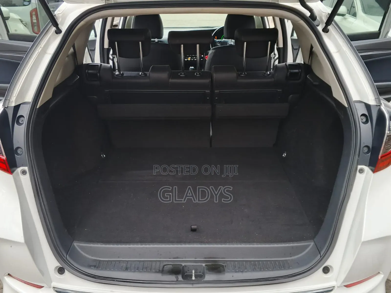 Honda Shuttle 2019 White