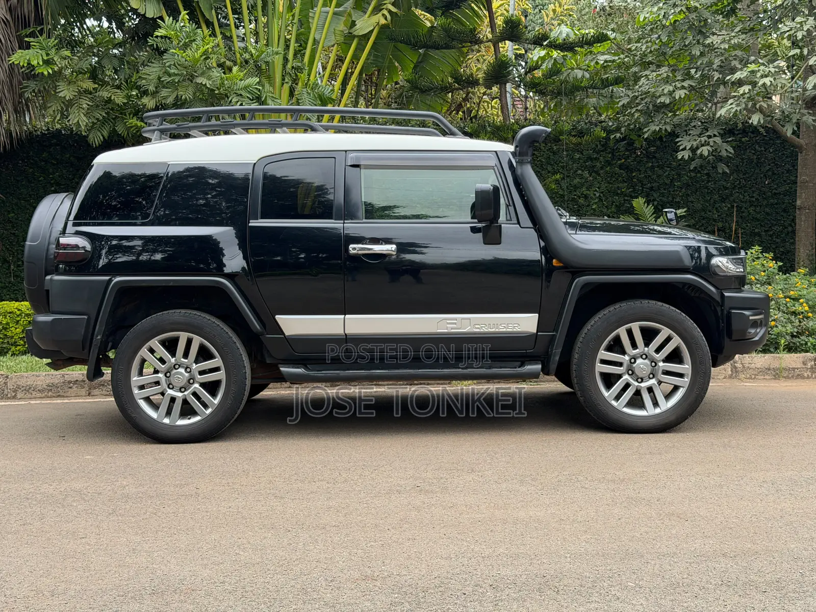 Toyota FJ Cruiser 4x4 Automatic 2012 Black