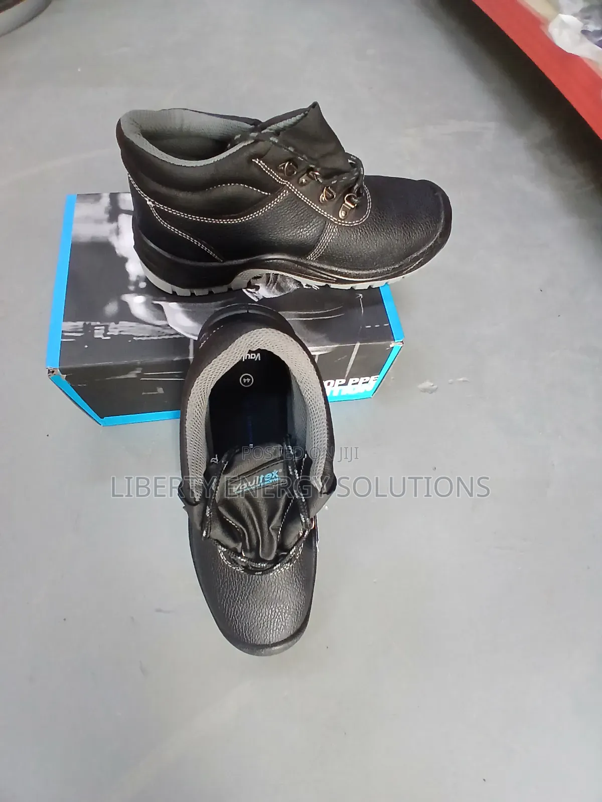 Vaultex Safety Shoe 43