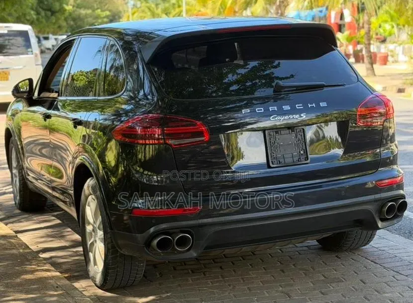 Porsche Cayenne 2018 Black