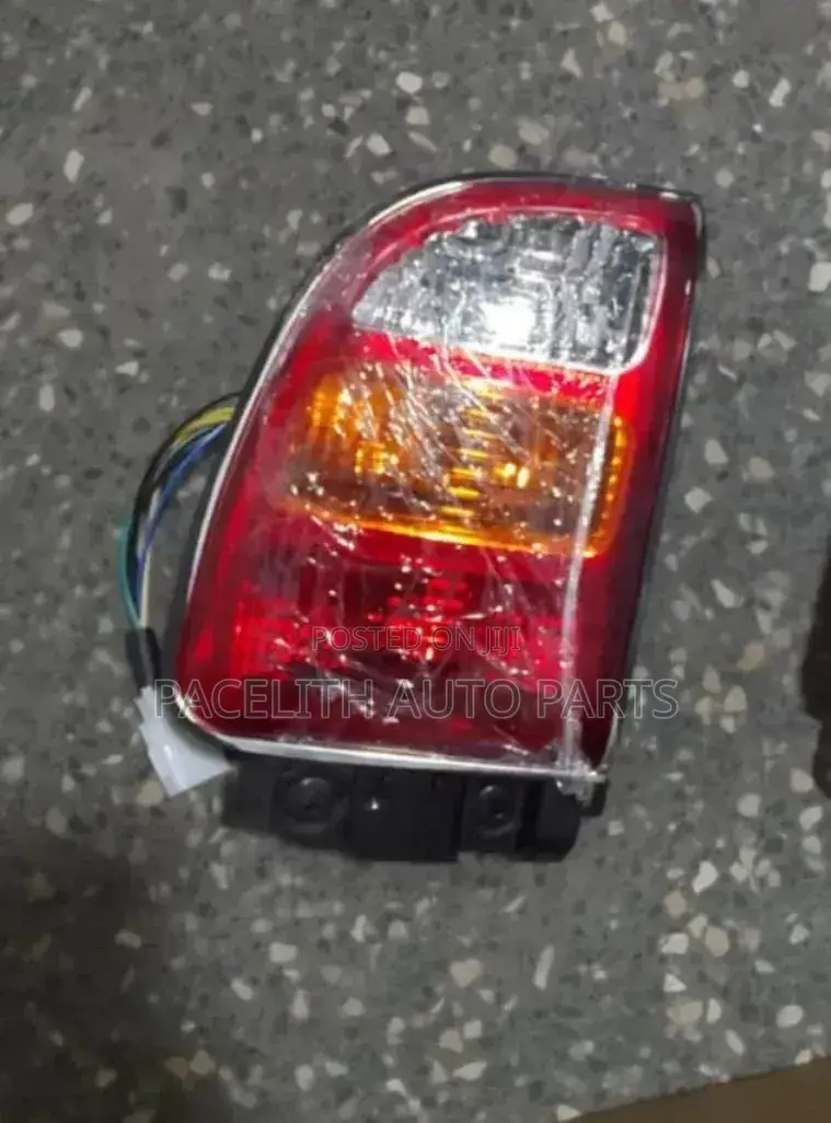 Tail Lamp / Tail Light Rav 4 1999