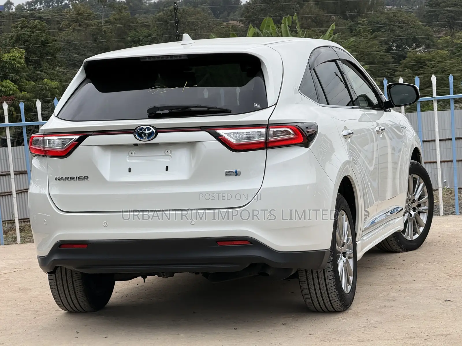 Toyota Harrier 2.5 Hybrid 4WD 2019 White