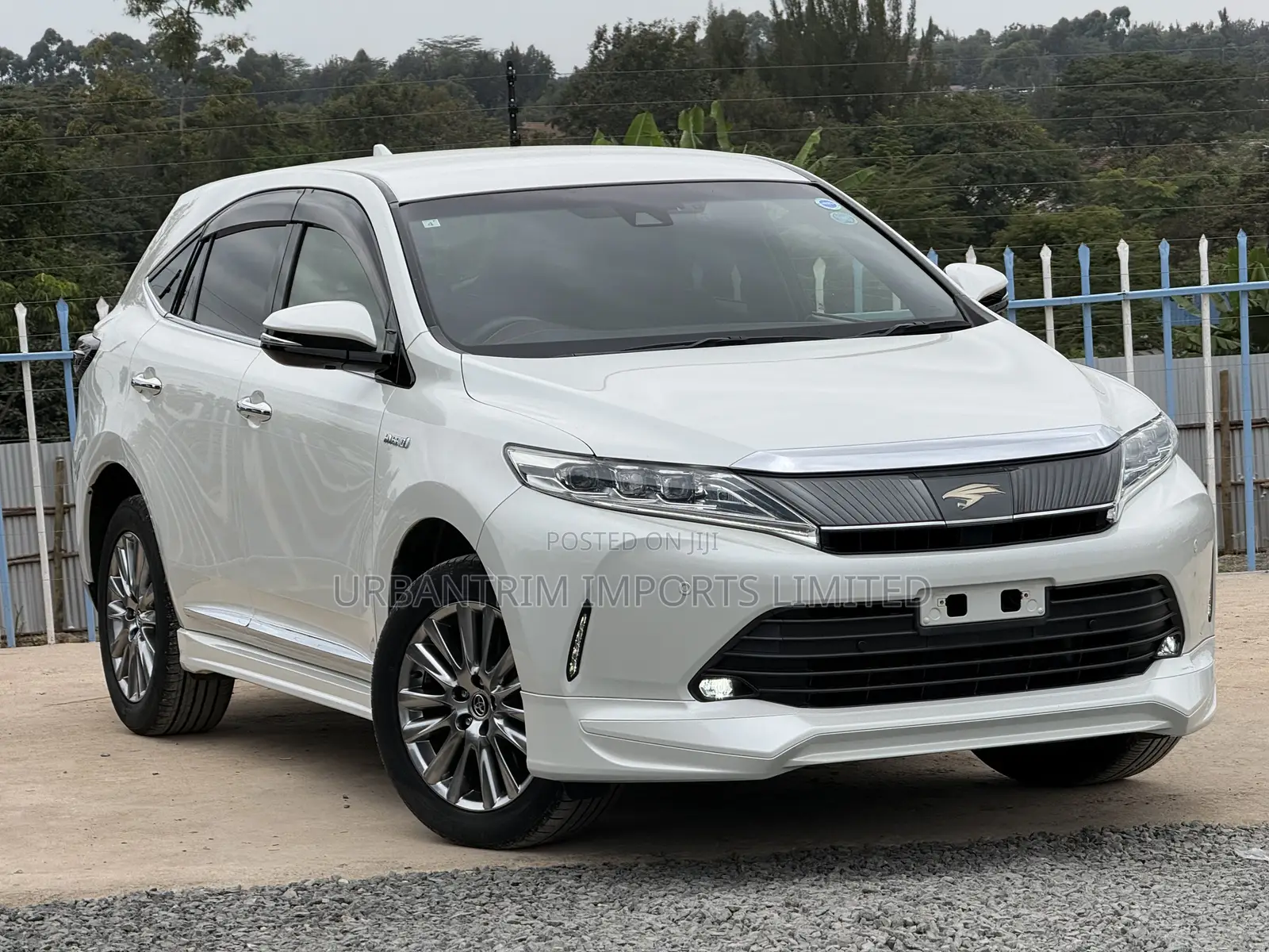 Toyota Harrier 2.5 Hybrid 4WD 2019 White