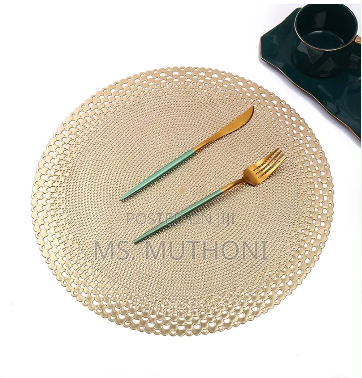 6pcs 38 Cm Table Mats With a Golden Stamping