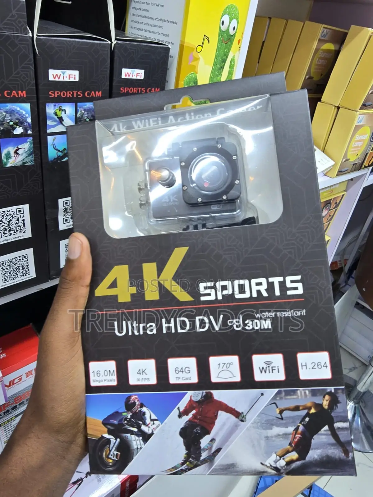 Adventure Camera With Waterproof Housing and Wifi