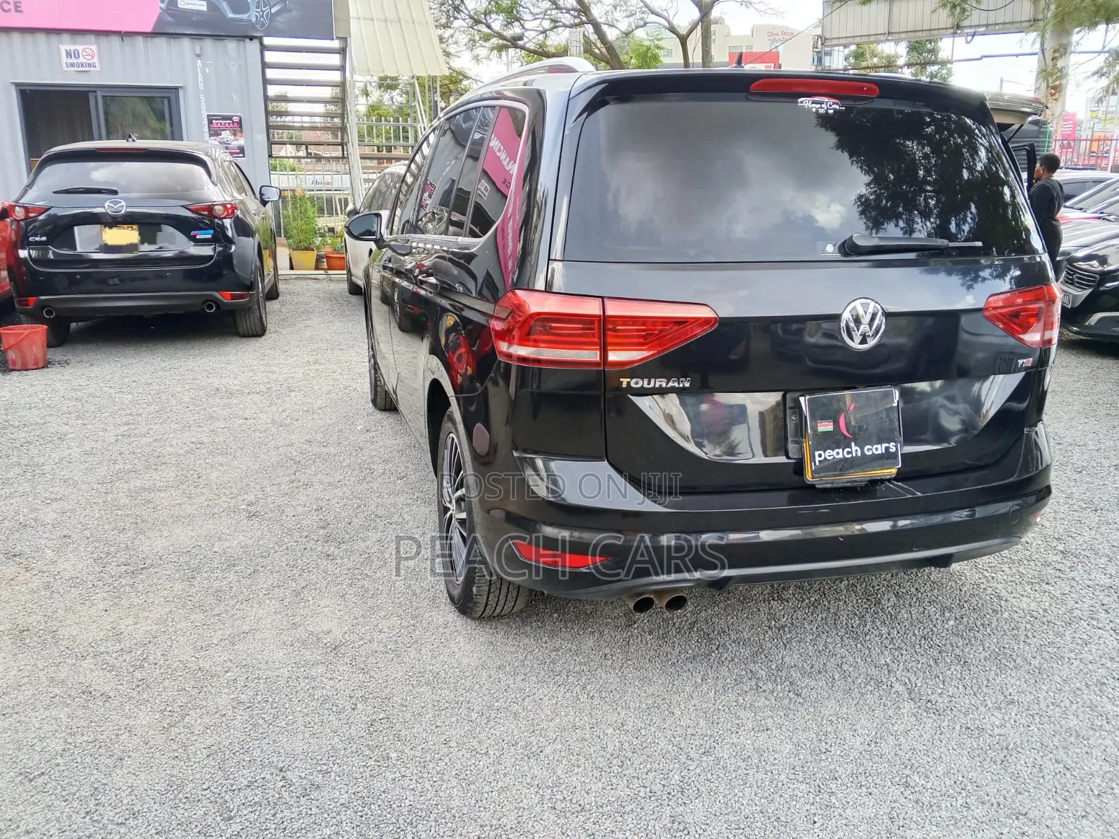 Volkswagen Touran 2017 Black