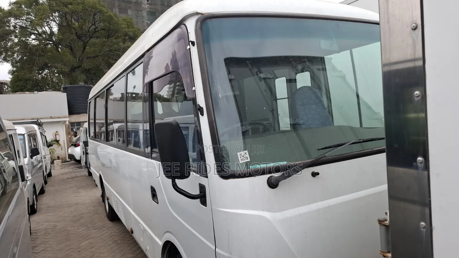 Mitsubishi Fuso Rosa 2019 White