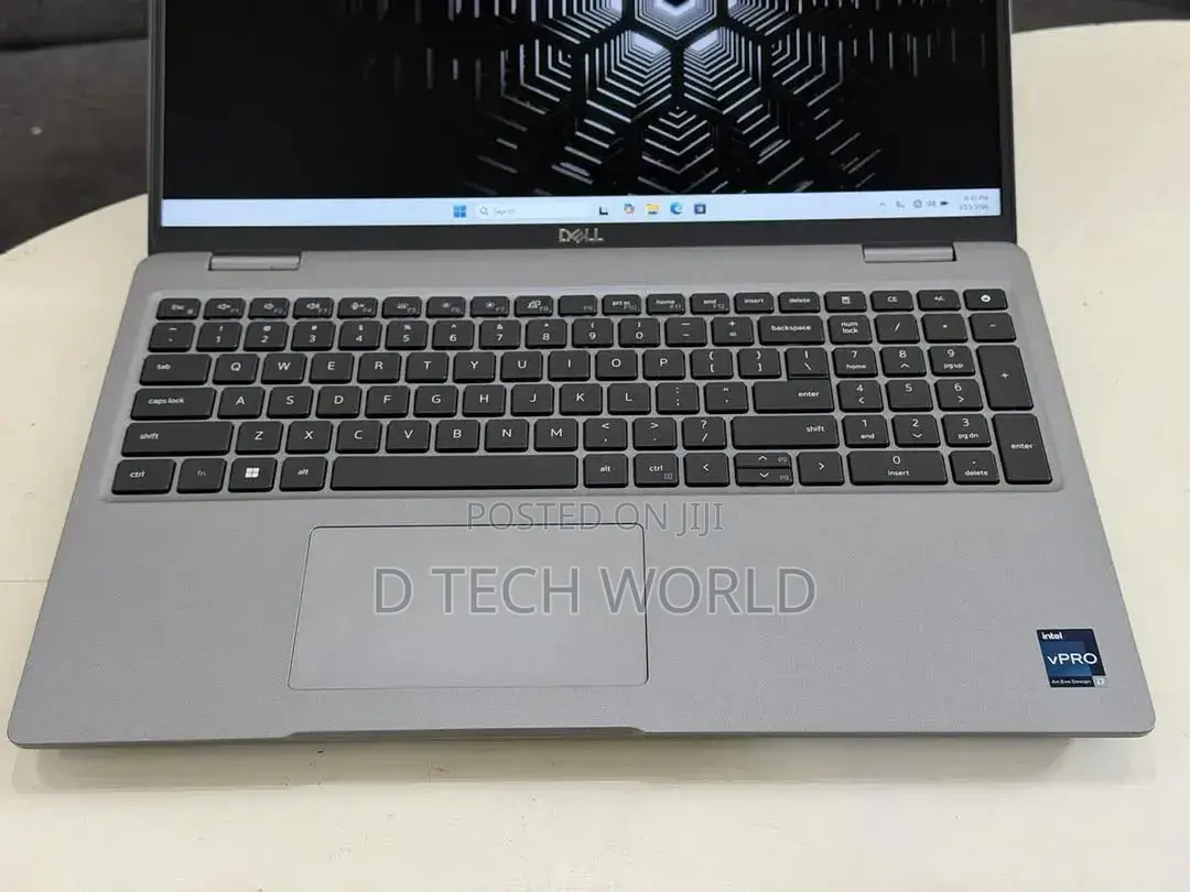Laptop Dell Precision 3580 16GB Intel Core i7 SSD 512GB
