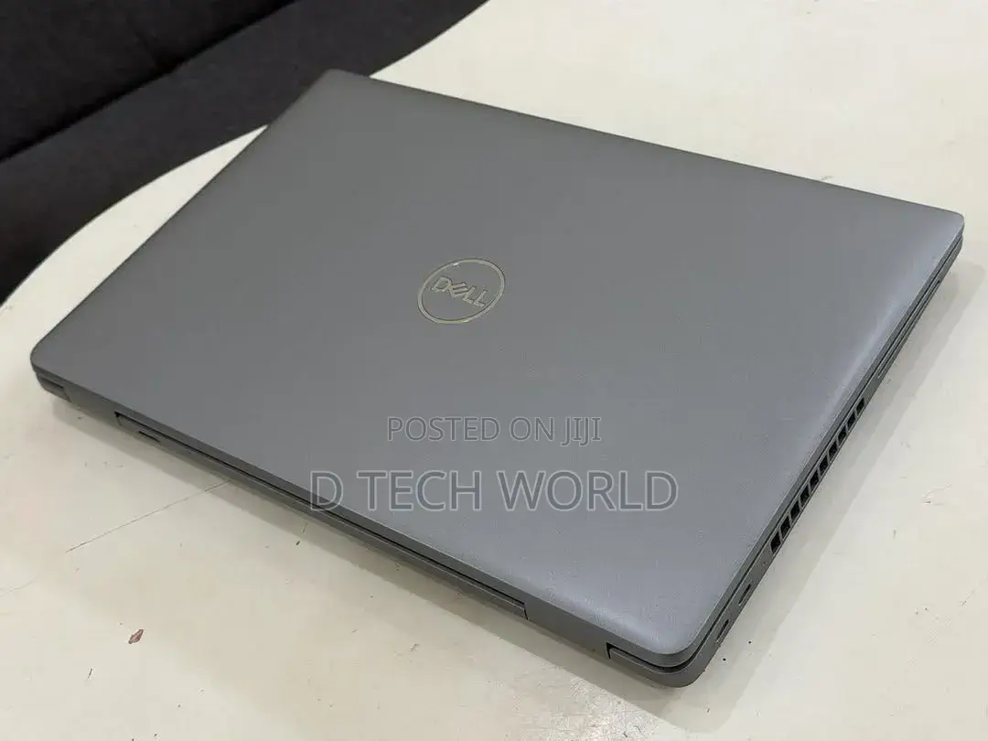 Laptop Dell Precision 3580 16GB Intel Core i7 SSD 512GB