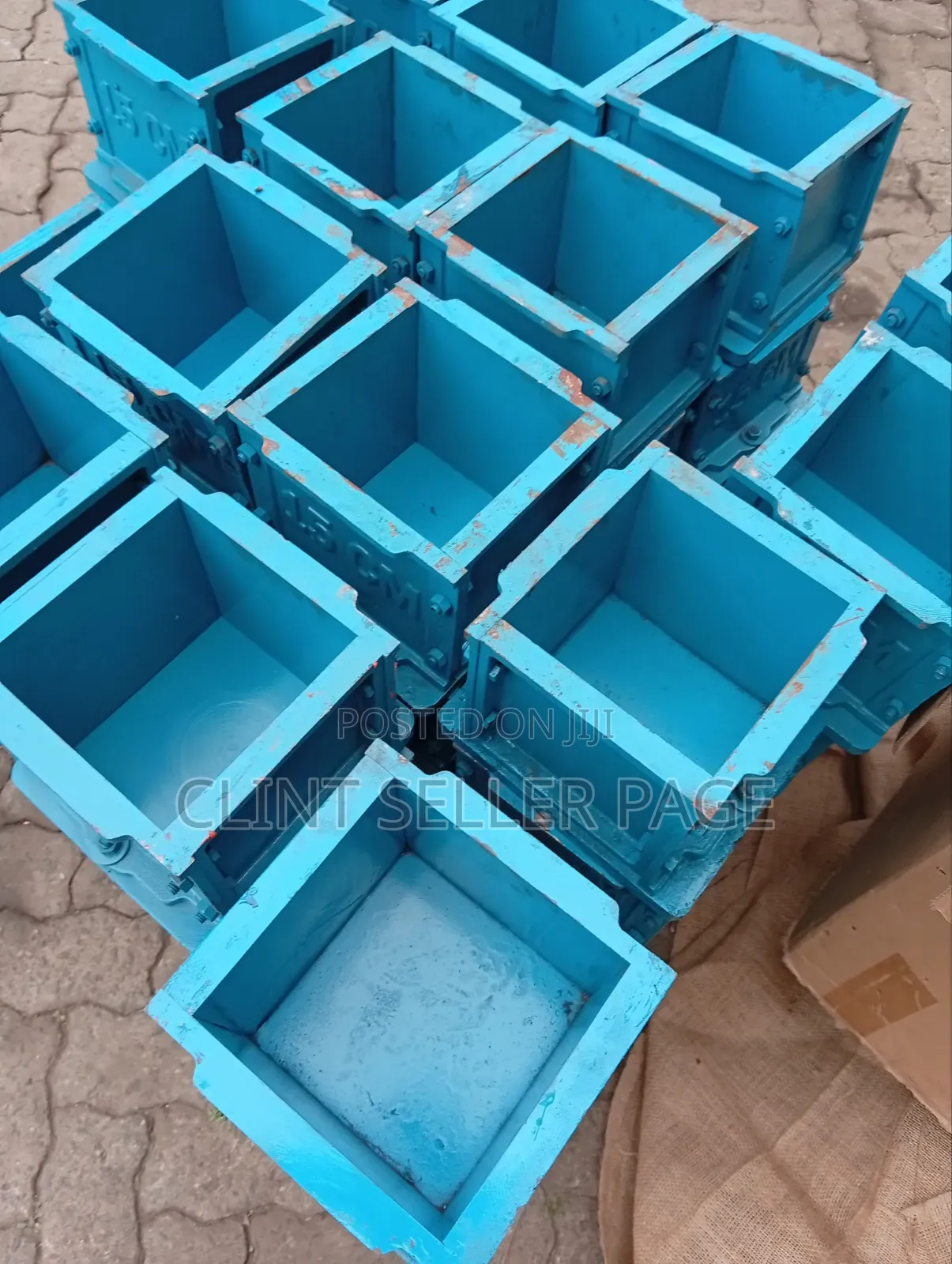 High Accuracy Concrete Cube Former