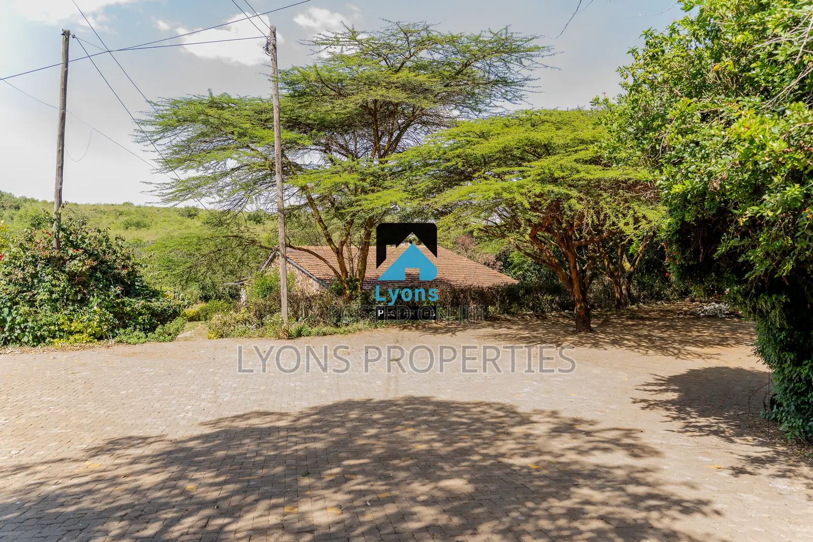 3/4 Acre Of Land For Sale In Maasailodge Including A 6 Bdrm