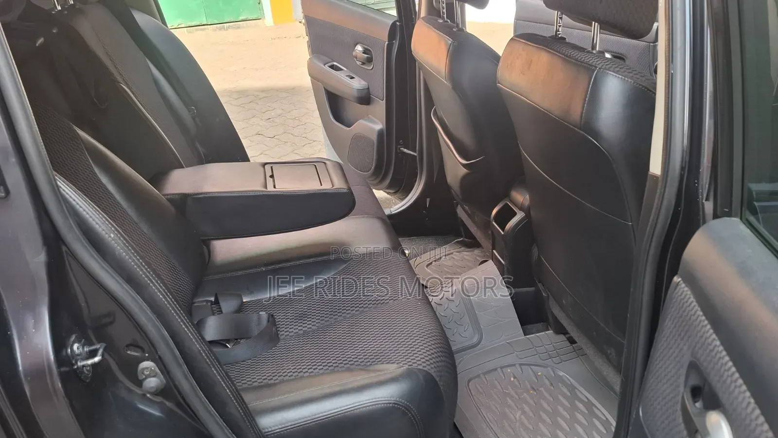 Nissan Tiida 2009 Black