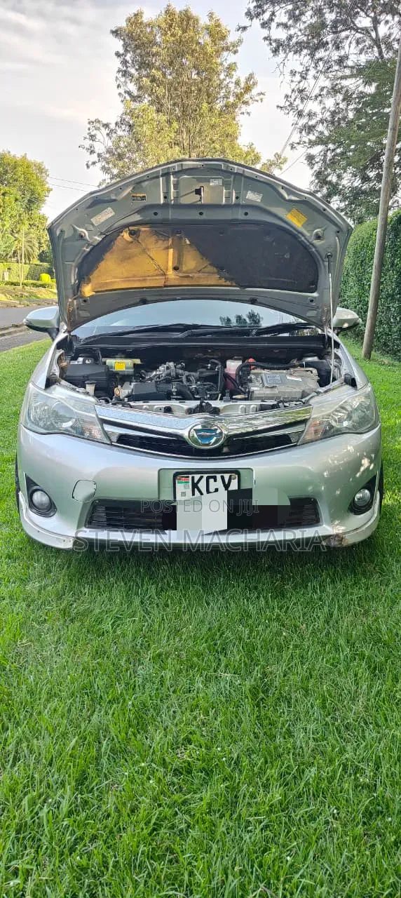 Toyota Corolla Fielder 2012 Silver