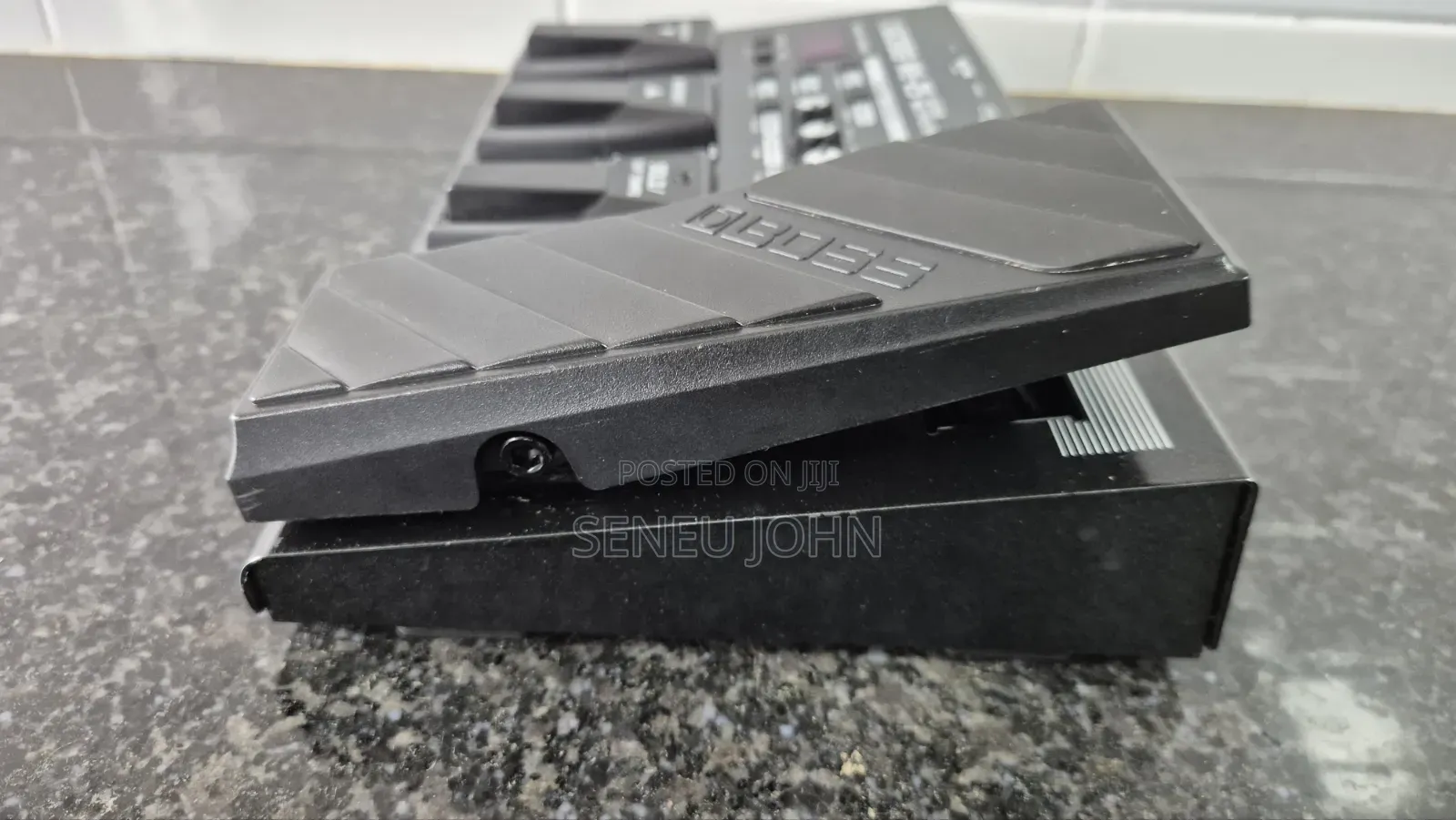 Multi Effects Pedal - Boss Me25, Boss Gt1