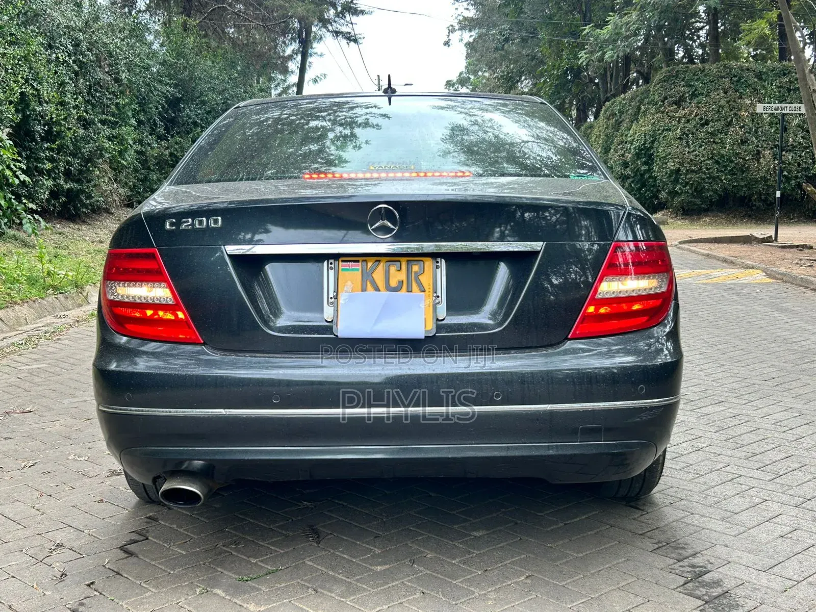 Mercedes-Benz C200 2011 Blue