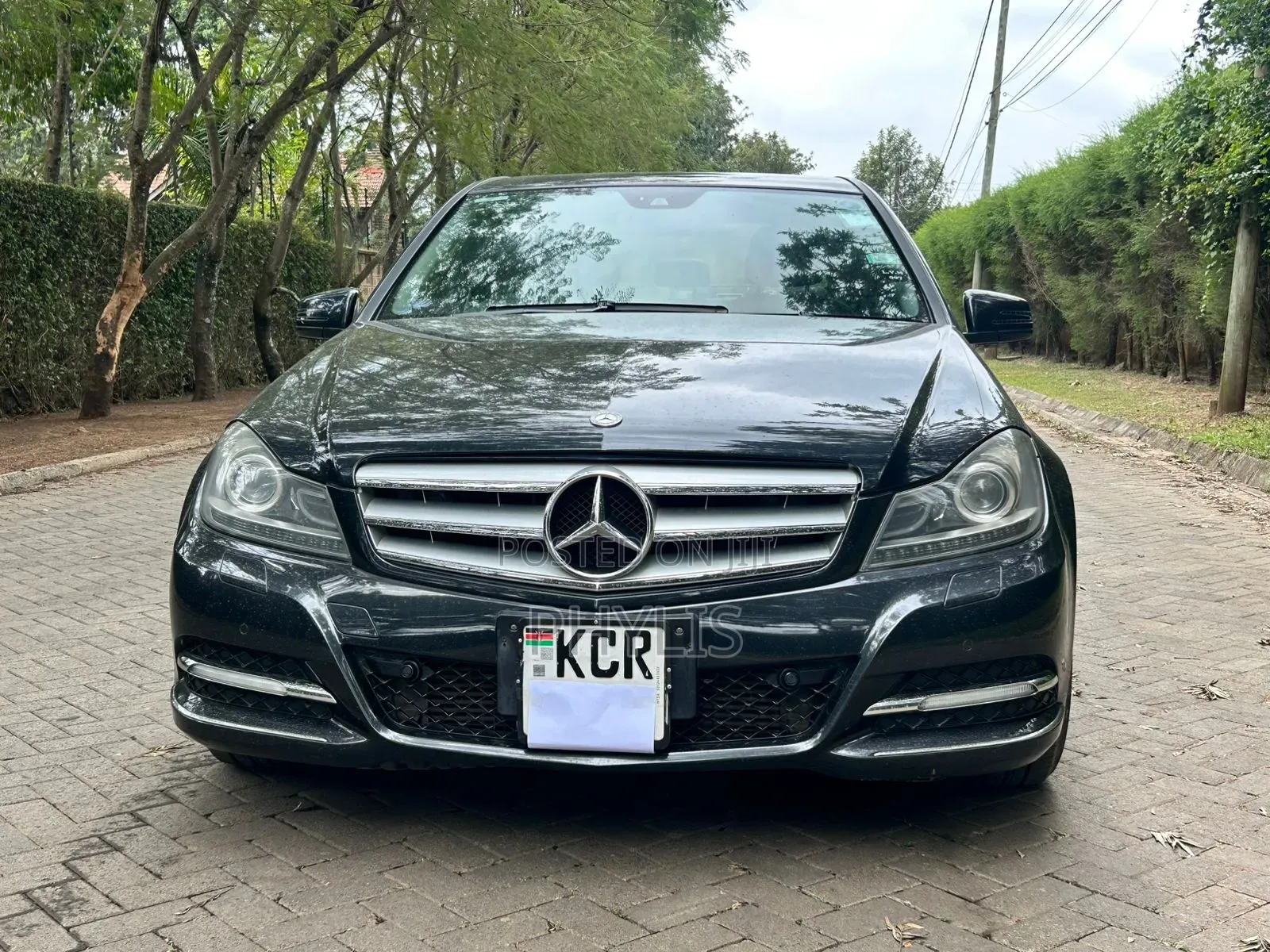 Mercedes-Benz C200 2011 Blue
