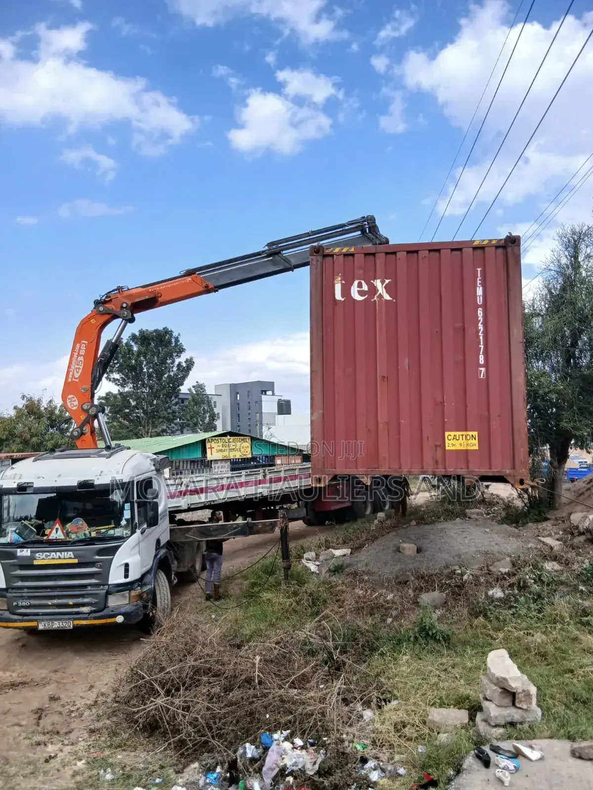 Selfloader Trailer for Hoisting and Transportation of Goods
