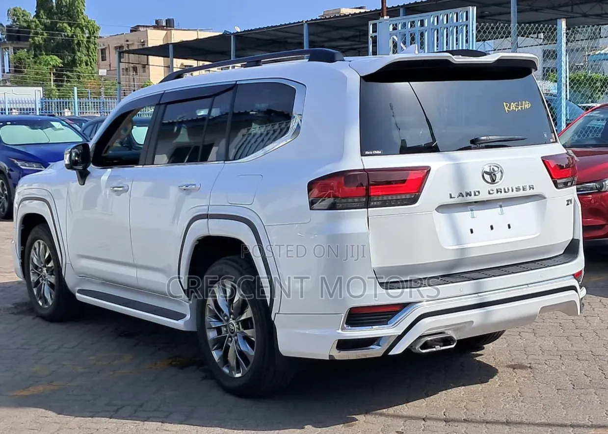 Toyota Land Cruiser 2024 Pearl