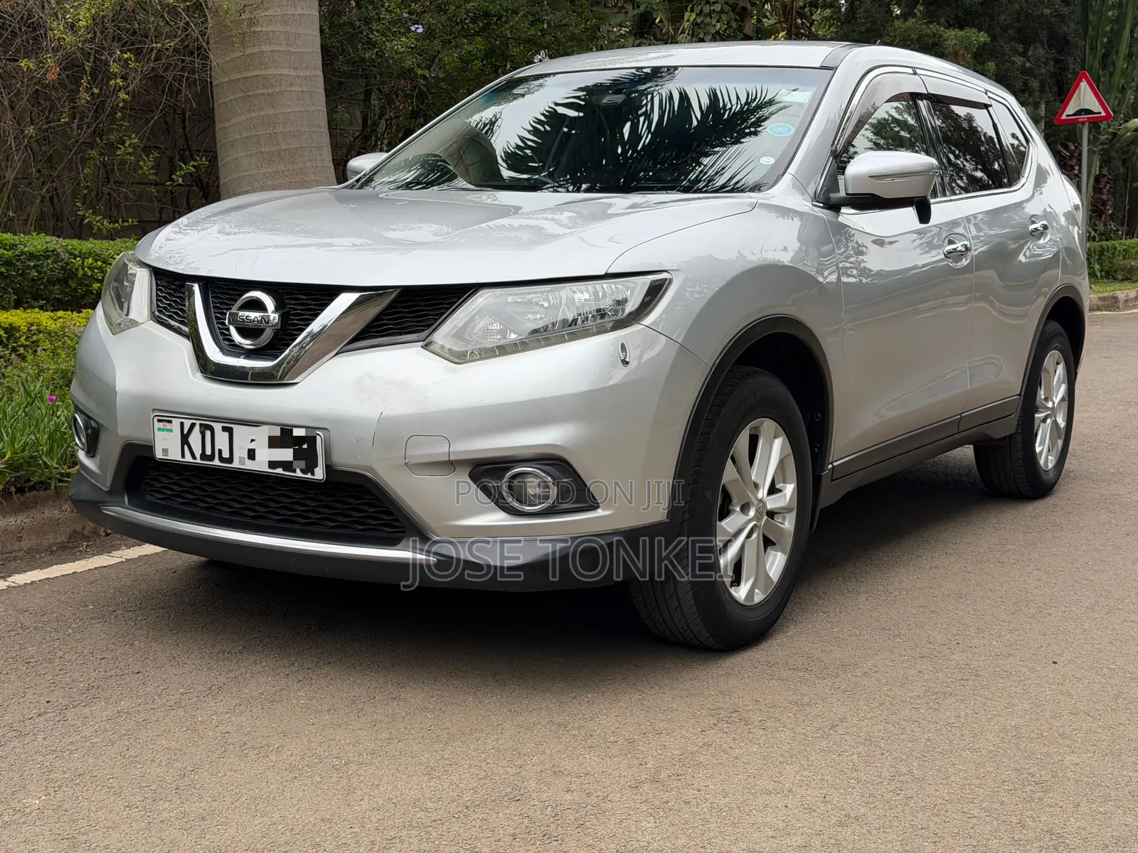 Nissan X-Trail 2.0 Petrol FWD 2015 Silver