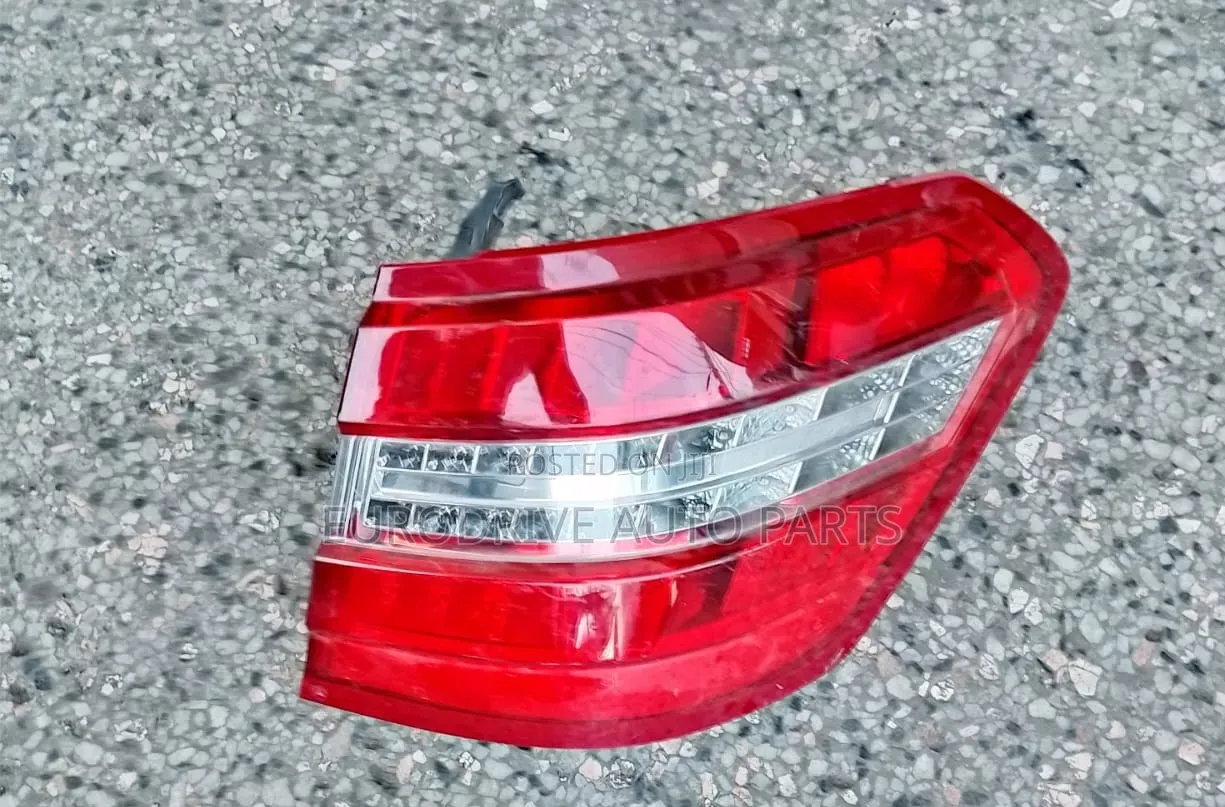 Mercedes -Benz E-Class S212 2009-2015 Taillight