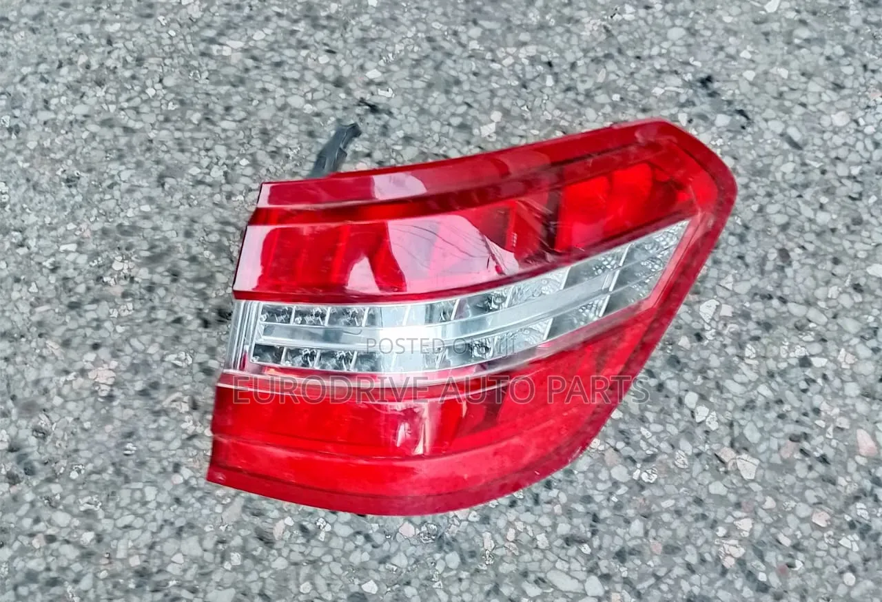 Mercedes -Benz E-Class S212 2009-2015 Taillight