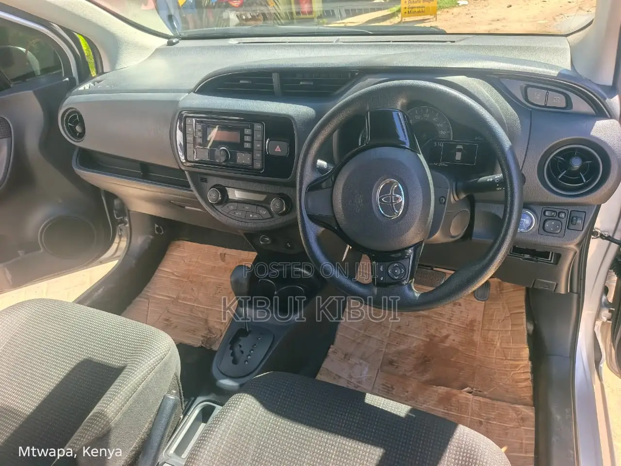 Toyota Vitz 1.5 FWD Hybrid 5dr 2017 Silver