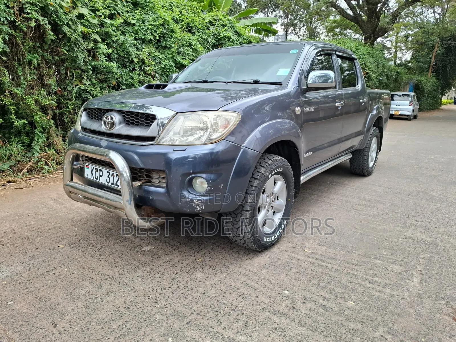 Toyota Hilux 2011 Gray