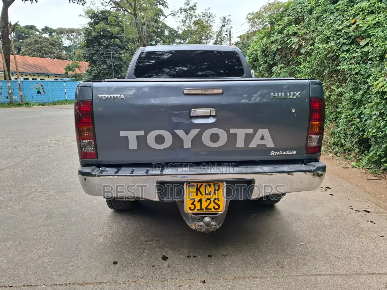 Toyota Hilux 2011 Gray